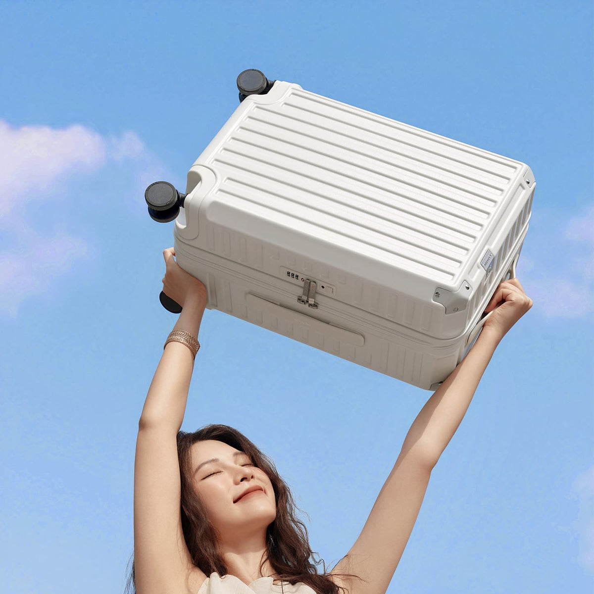 20 inch White Hardside Carry on Luggage with Spinner Wheel B324
